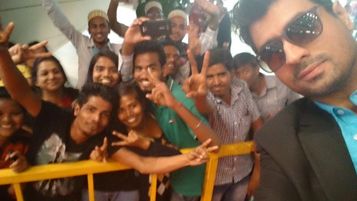 iampritampyaare's tweet photo. Redfm aur pune full zahar http://t.co/pIrdgW8C0t