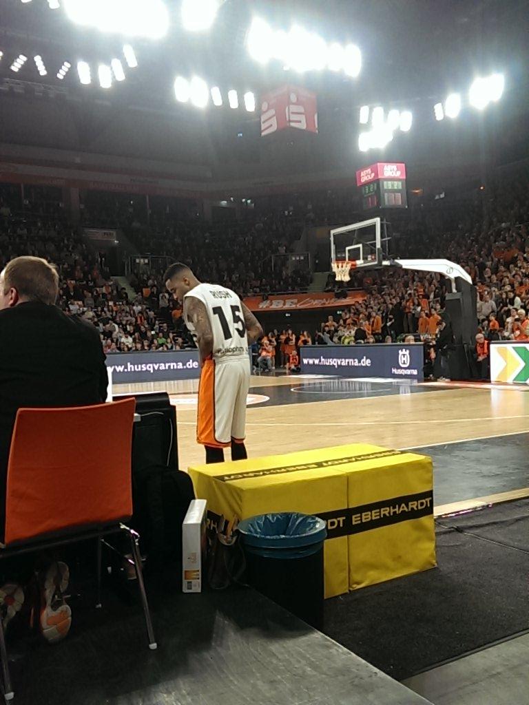 Und der erste Wechsel bringt... #BekoBBL