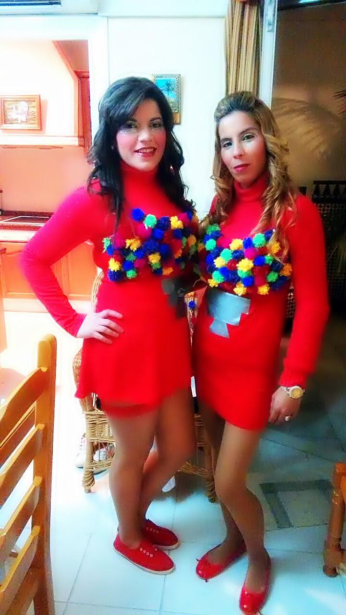 carmenn2307's tweet photo. Carnaval 2o15 Con mis nenas :D http://t.co/wsha0Byh4U