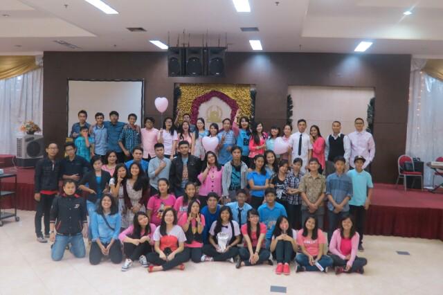 RT <a href="/dewita_kris/">D</a>: That's a wonderful time with you guys! Happy Valentine! Sorry too late. God bless ya;) @ChoirsOfBTC ”