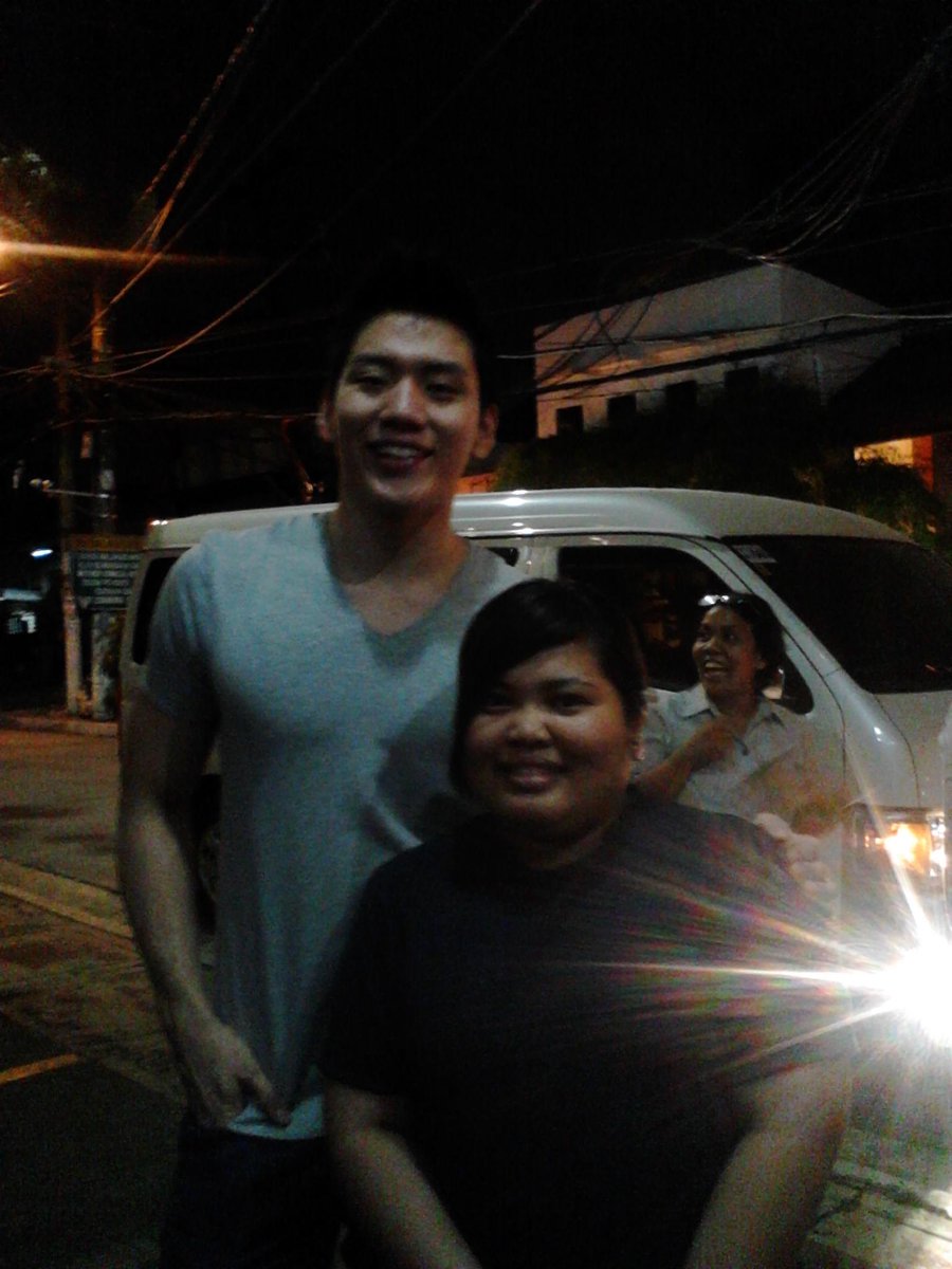 Thank you @jeronteng for the photo op. It was nice meeting you in person. #Onehappyfanhere