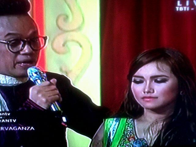 Benar kata papi@Bos_UyaKuya untuk my lovely@ayutingting_new semakin di goda berarti kamu itu semakin tinggi*love*
