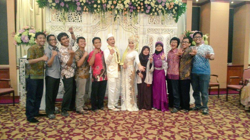 Dilanjut ngebolang ke kondangan dadakan alumni @ppsdms5bogor smp pesta rambutan di rumah <a href="/jamhariabidin/">Jamhari Abidin</a>. Wkwkwk