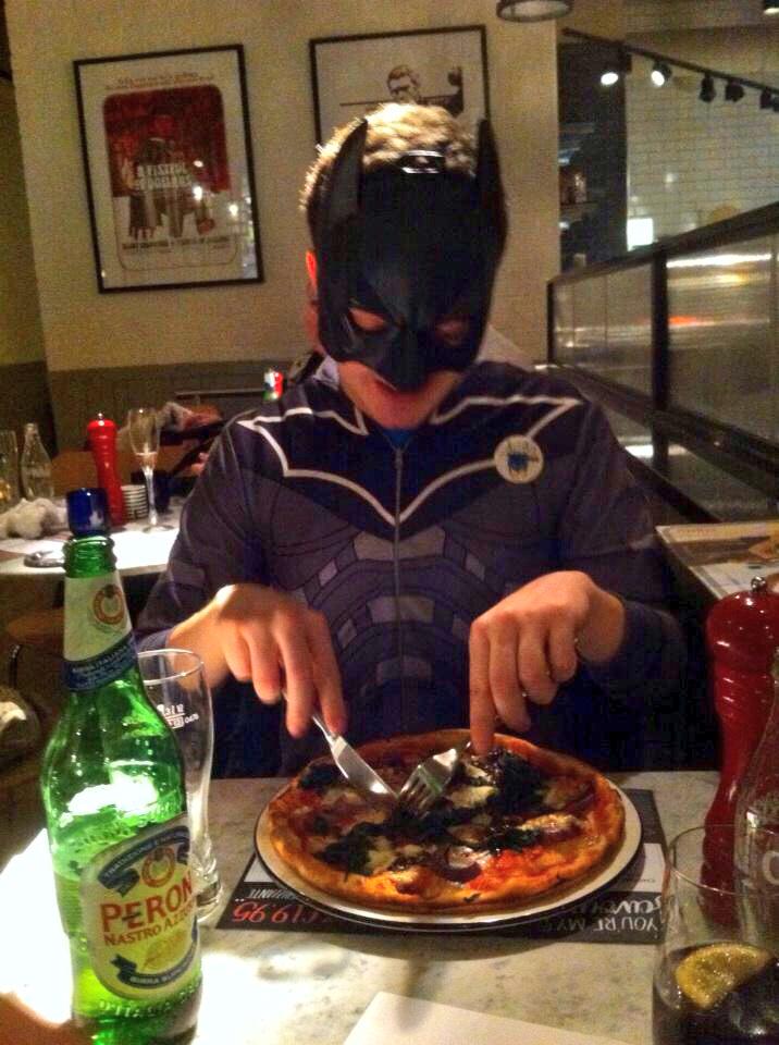 Last night, we set Batman &amp; Batgirl up on a date. A Valentine's Day for the ages. Full story: imgur.com/gallery/08E2y