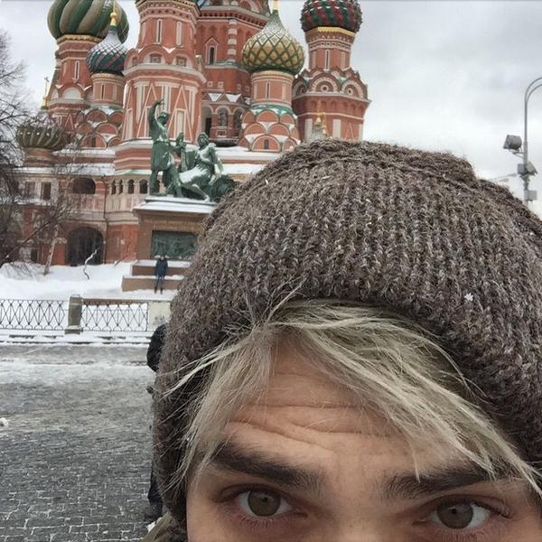 Bands333's tweet photo. IT'S THE SAME HAT http://t.co/Moy1QjLb9B