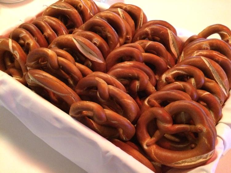 Gibt schon was zu essen auf der <a href="/CDU_Hamburg/">CDU Hamburg</a> Wahlparty. Mal sehen, ob's auch was zu feiern gibt. #hhwahl