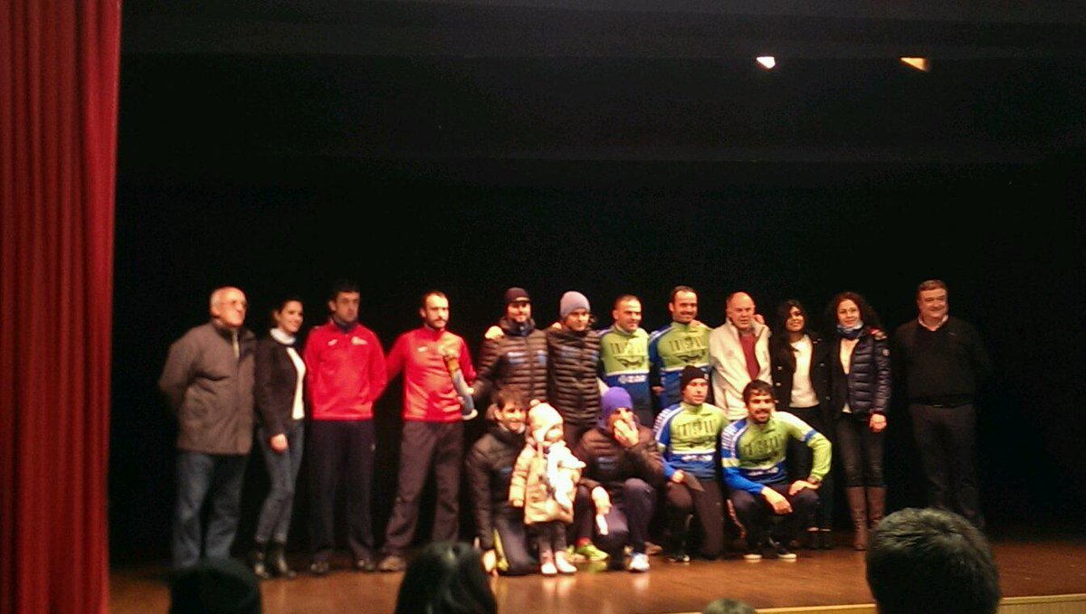 Trisportriatlon's tweet photo. Y nuestro equipo de duatlon, ha conseguido una plata por equipos y un oro de @mapa_he9 en sub23!FANTASTICO http://t.co/xeWIPPAidz