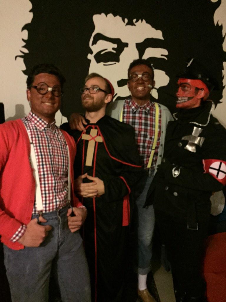 alvarantidis's tweet photo. Carnaval 2015 @ManuOrtega9 @AnselmoGarciaM @PedroEConde http://t.co/DQtov84dZz