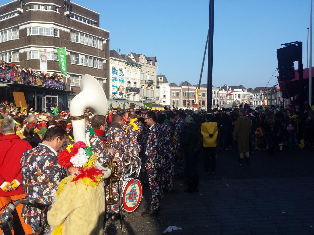 Factor12Music's tweet image. Vandaag lekker in #Oeteldonk wezen toeteren! Nu feestje in de Gouden Leeuw, straks nog naar Zijtaart! #factor12ontour