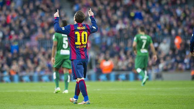 Tocapilotes's tweet photo. Hace 1 mes y medio CRe7ino le llevaba 12 goles a Leo. 24-12
Hoy tan solo está a 2 goles, 28-26 http://t.co/fqNdojwFKH