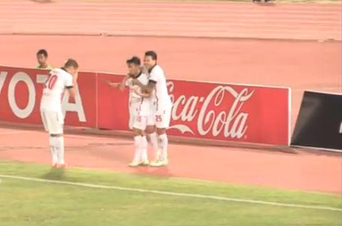 Mario salutes the lone scorer Mario salutes the lone scorer