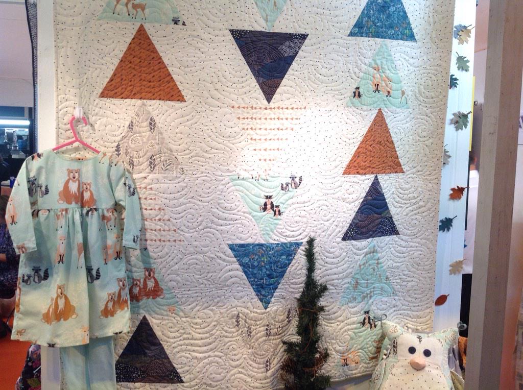 elephantbag's tweet image. We are a little bit in love with #hellobear collection by @ArtGalleryFab at the @HantexLtd stand @CrftHobbyStitch