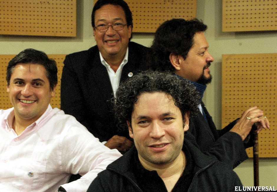 Unidos por lazos sinfónicos goo.gl/4aqGh2 ” <a href="/elsistema/">El Sistema</a> <a href="/GustavoDudamel/">Gustavo Dudamel</a> <a href="/gregorycarreno/">Gregory Carreño</a> #ElSistemaCumple40