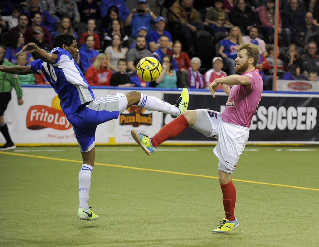 LosComets's tweet photo. Los Comets aplastaron a @TulsaProSoccer 21-4 en el @IndEventsCtr anoche con un juego restante previo a los playoffs. http://t.co/usut0iMv93