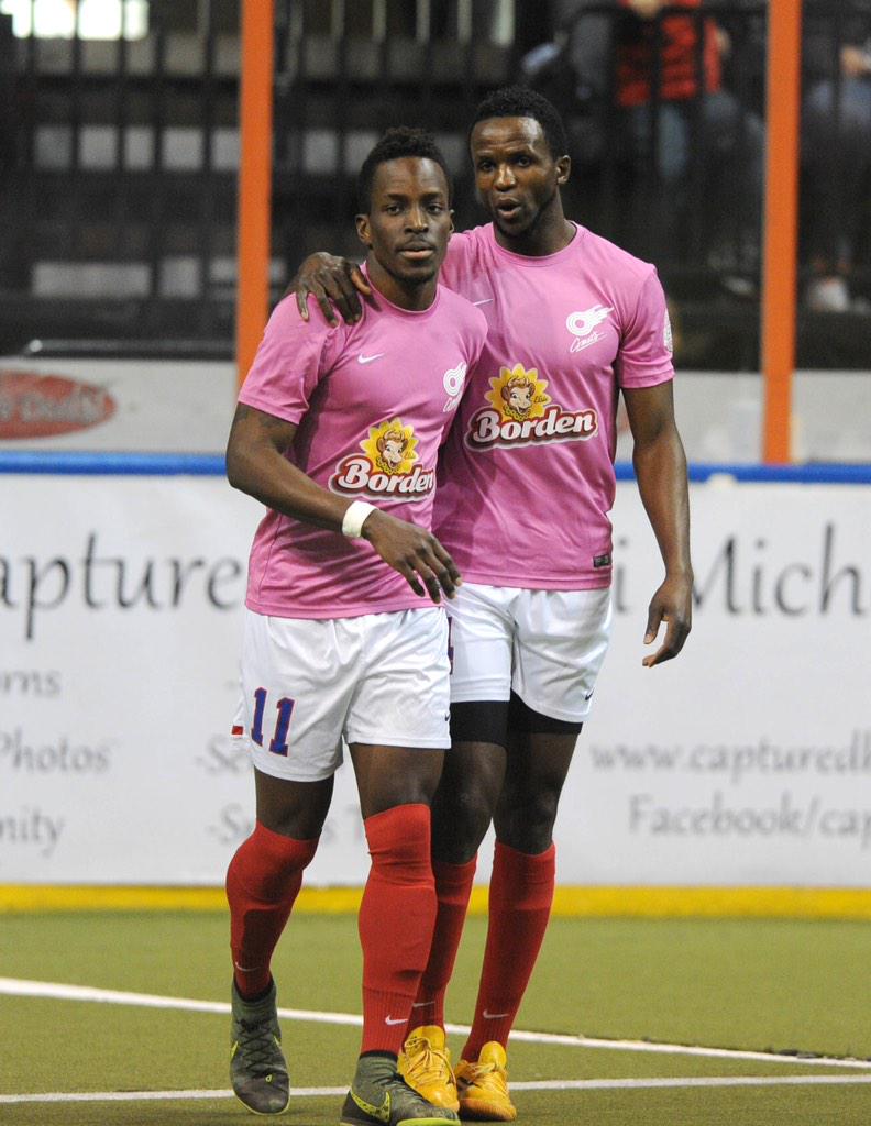 LosComets's tweet photo. Los Comets aplastaron a @TulsaProSoccer 21-4 en el @IndEventsCtr anoche con un juego restante previo a los playoffs. http://t.co/usut0iMv93
