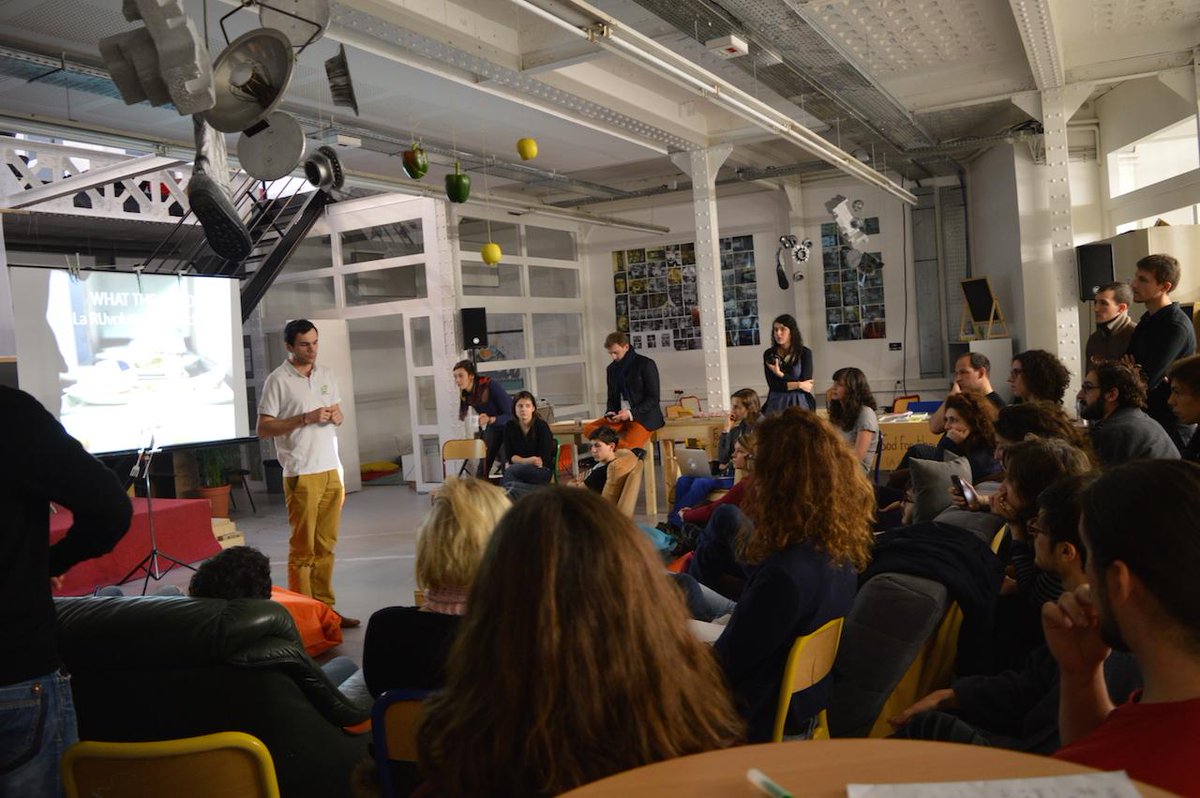 Présentation de l'application <a href="/WhatDeFood/">What The Food</a>, résultat du #hackathon #whatthefood ! Bravo aux développeurs et designers!