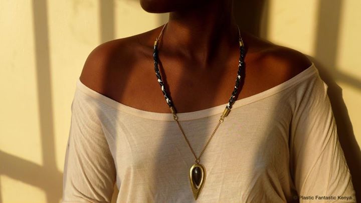 UpcycleJewlMag's tweet photo. How about neckalce from (bare with us) plastic? see the wonderful job of @plasticfuntasty https://t.co/cyHiNt8mxn 😊 http://t.co/VtDwZNqCOK