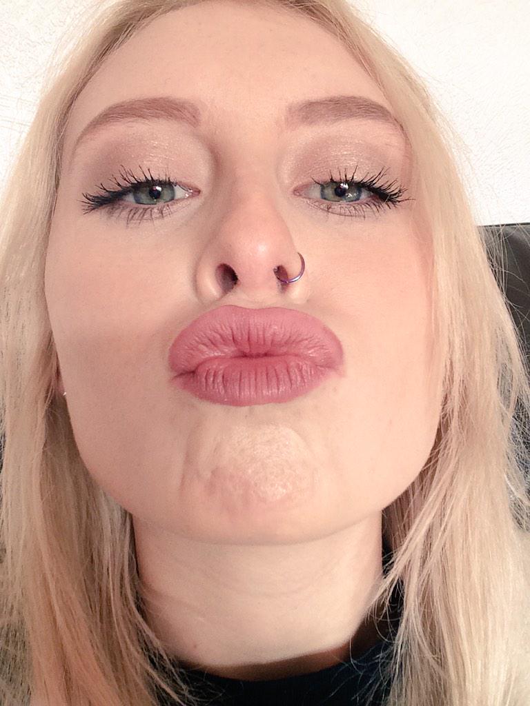 chloeroberts951's tweet image. Thank you @kirstygregory1 for my presents #selectmodels #model