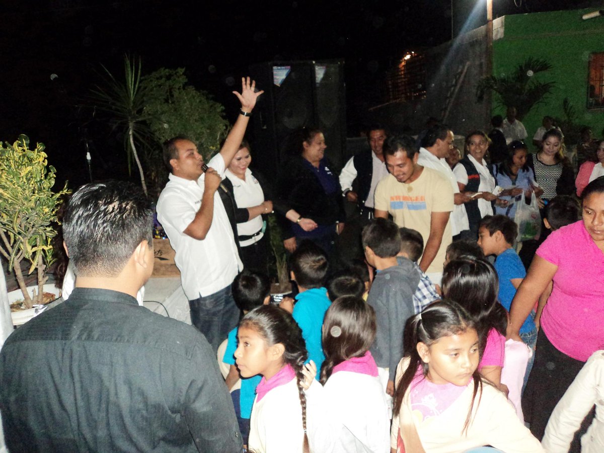 PESPartido's tweet photo. Feria de Valores en Quintana Roo seguimos uniendo familias @hugoericflores  @javier7ag @YulianaAros @MelyCastroC http://t.co/ABNWVwoc1x