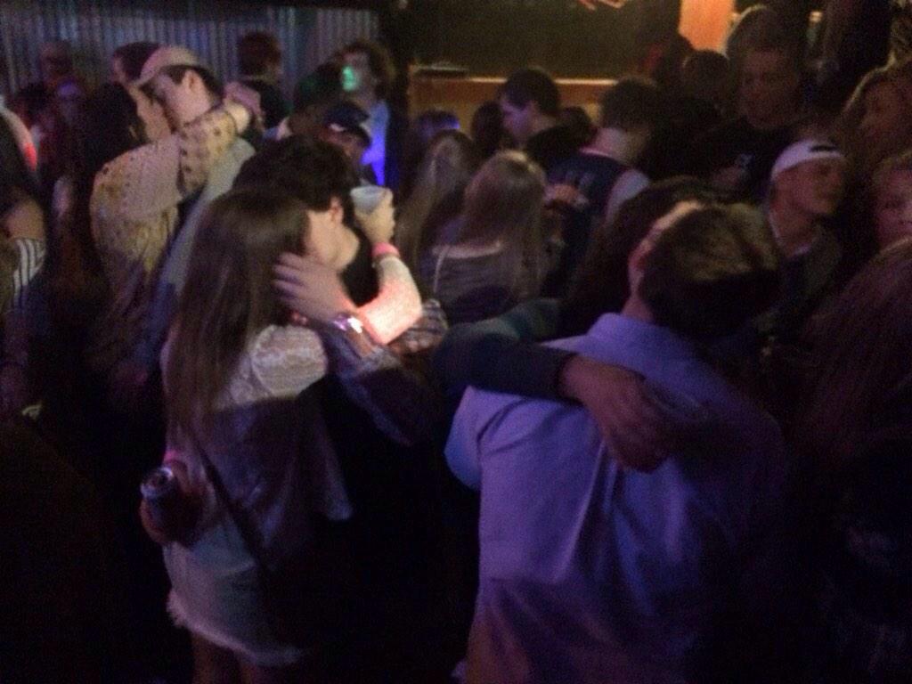 Tiger_Makeout's tweet photo. Allllll the kisses #tigermakeout http://t.co/n4qxatK9xR