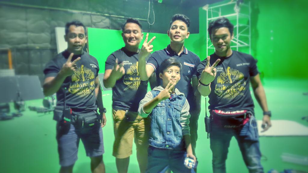 MadameZuhana3's tweet photo. ▪Spend life with the people who make U happy, not the people who u hv to impress ▪#brotherhood
#Eunous @IzzueIslam http://t.co/D8cYxtiopa