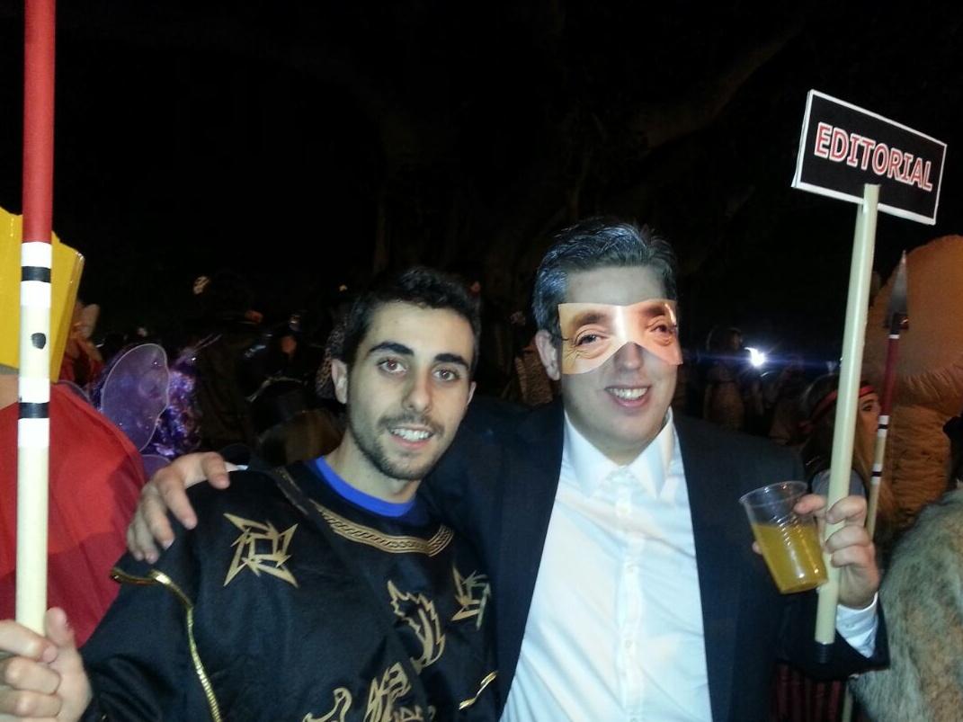 jpedrerol's tweet photo. “@josesg93: EXCLUSIVA: @jpedrerol CAZADO de fiesta en Alicante. en @elchiringuitotv y @JugoneslaSexta http://t.co/RVEEVvd3Um” Jajaja cracks!