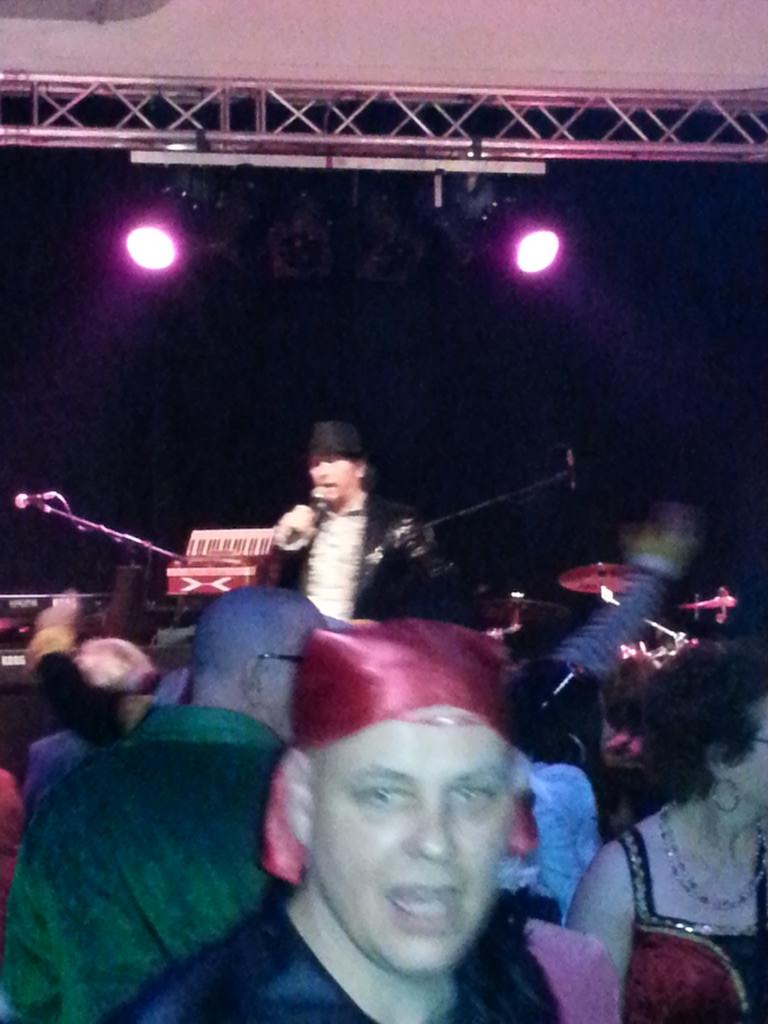 gertjanfcdb's tweet photo. @HenkBernard   weer top optreden http://t.co/sLrM1FS1b4