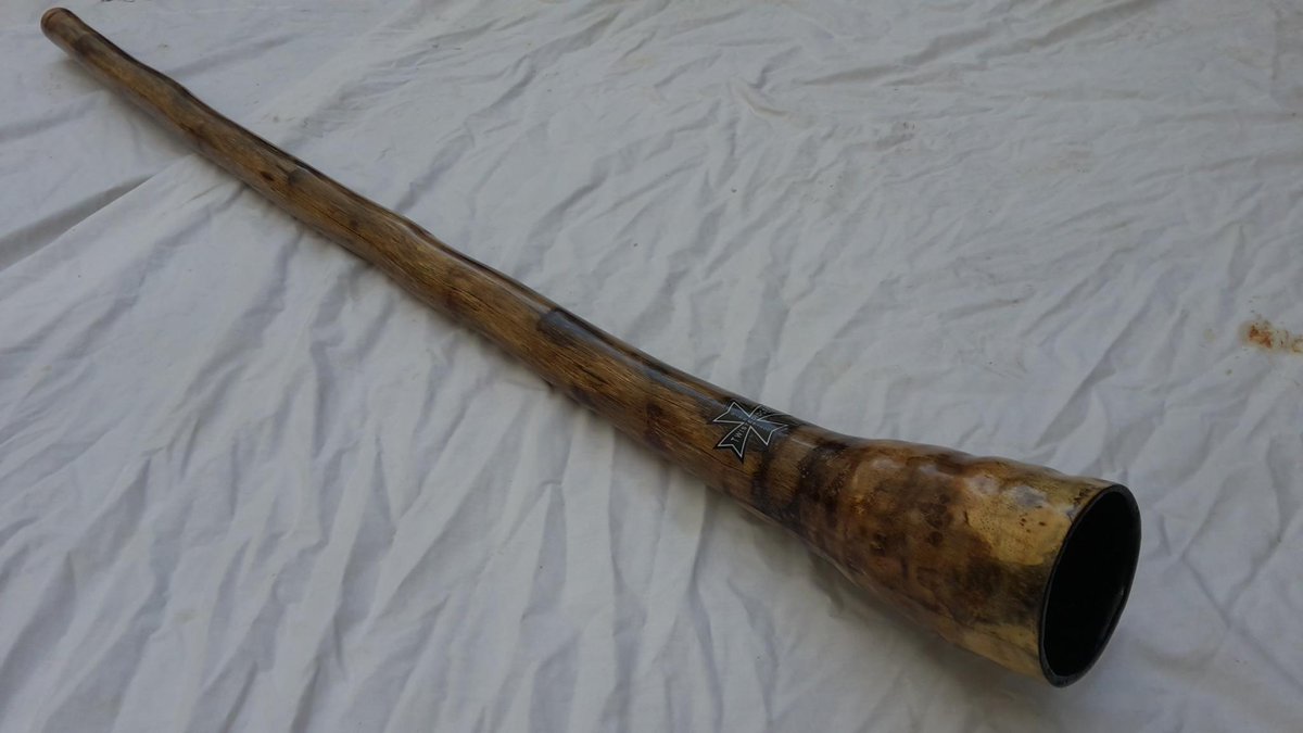 Twistedidge's tweet image. A Custom Commissioned Agave Didge in the key of &apos;C&apos; with a wooden mouthpiece. This one surely has super back pressure