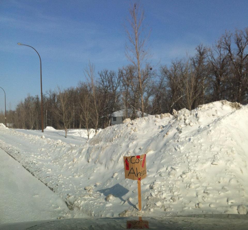 blair_thor's tweet photo. St Norbert citizen giving a head ups what's ahead. "Cop ahead" NB hwy 75 into #wpg @WpgSpeedTraps http://t.co/cu3puAUcXD