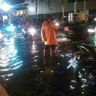 bbg_david's tweet photo. @infoGRESIK seandainya pak sam mau seperti ini ya http://t.co/LNhpHazpat