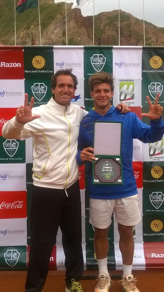 matysilvano's tweet photo. TripleCorona @CapalboFran @ElizondoOK @maturocha @crisriveroo @lucassaavedrapf @gentech_arg @head_tennis @Tenisports http://t.co/bNOCVuVnCE