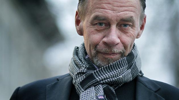 jaketapper's tweet image. "That was your boss?" my little girl asks when I show her this photo. "He looks nice."