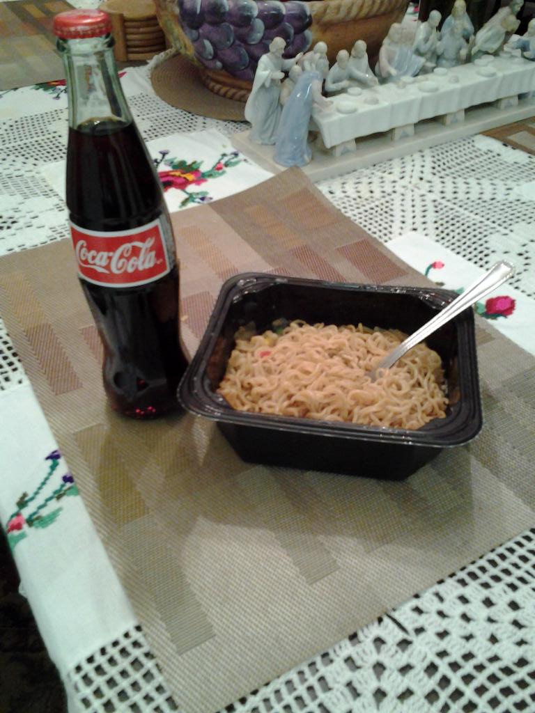 flores_davin's tweet image. My broke Mexican meal