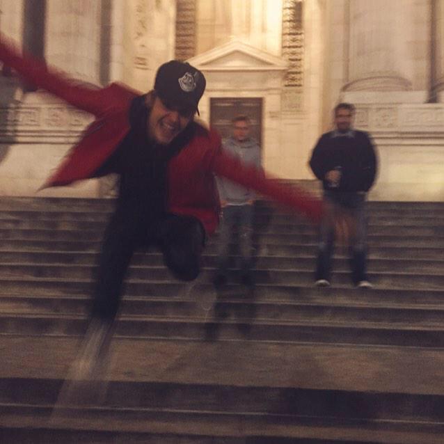 husamhsm's tweet image. if you spread your wings you can fly away with me