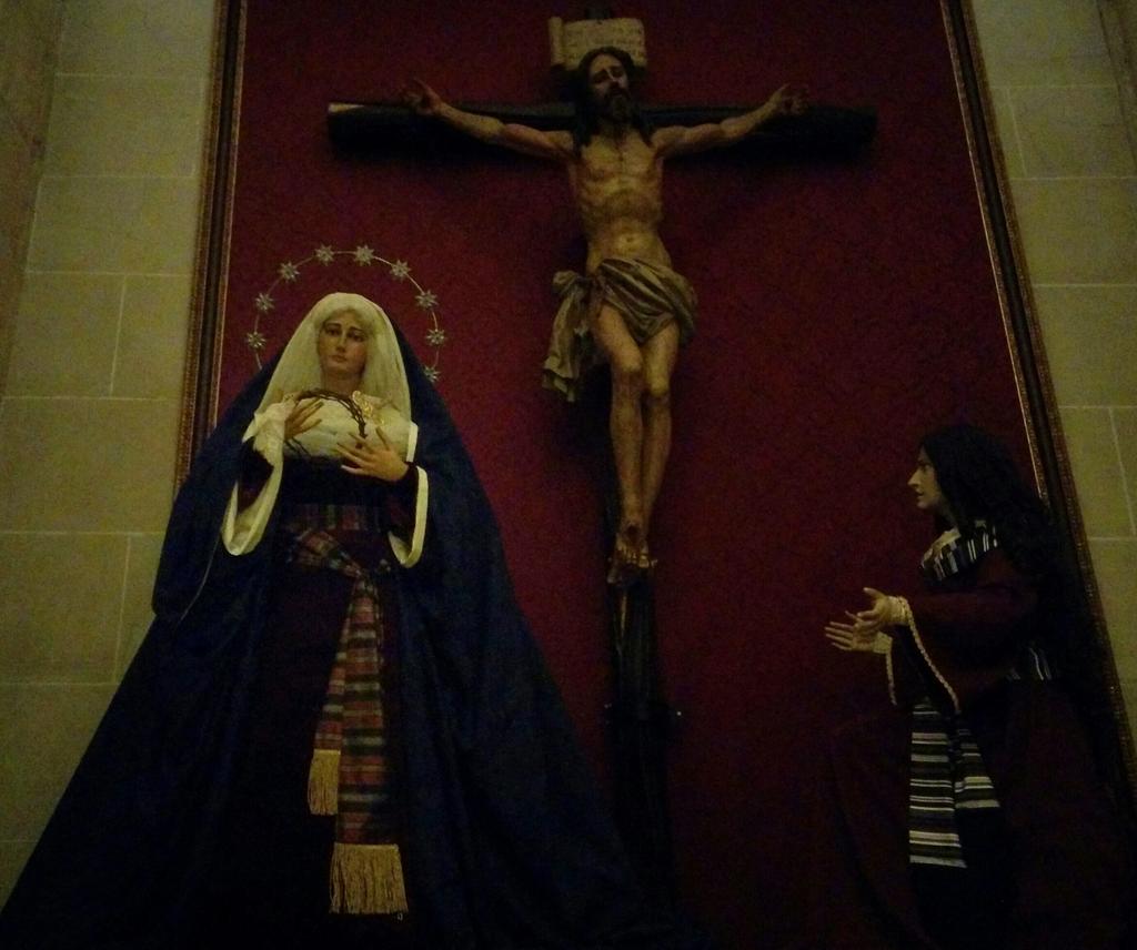 MagdalenaElche's tweet photo. María Santísima de la Amargura ya se encuentra ataviada de hebrea a las puertas de la Cuaresma. http://t.co/DgIurvH7uI