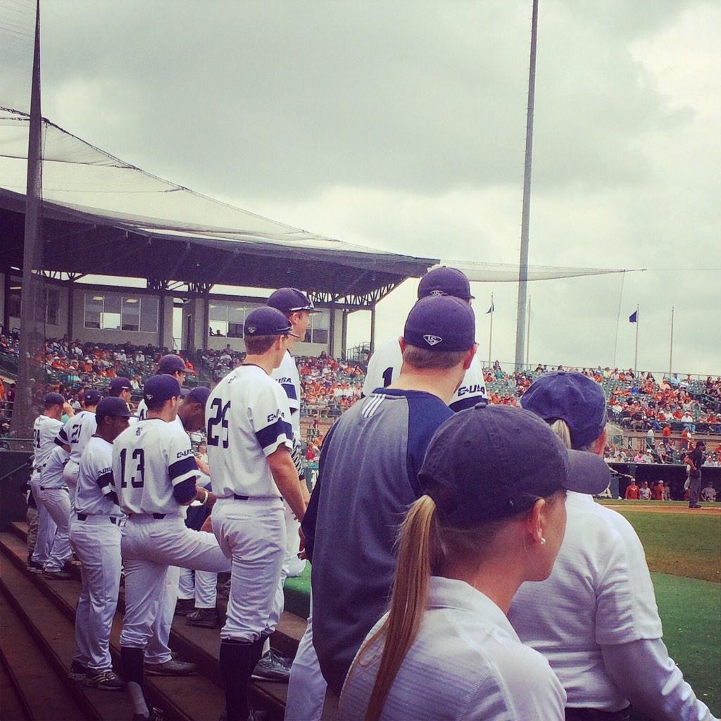 ttaura's tweet image. And there's our Brandt Frazier #25! MT @ricealumni @ricealumnidc It's always a great day for @RiceOwlsBSB! #OwlTown