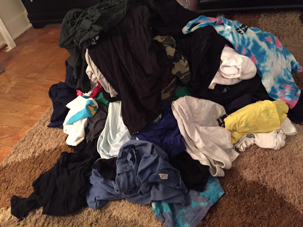 bloodlinegirl's tweet photo. Entirely too many t-shirts. #refolding #cantshutmydrawers http://t.co/6w7BzSHzP4