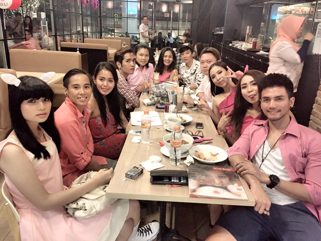 catmodjo's tweet image. arisan dg tema: Touch of Pink, kemarin malam di SecretRecipe #sency #valentine #dinner