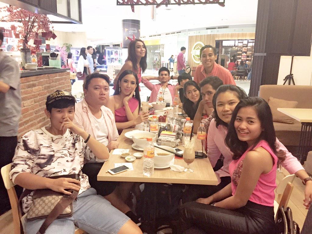 catmodjo's tweet image. arisan dg tema: Touch of Pink, kemarin malam di SecretRecipe #sency #valentine #dinner