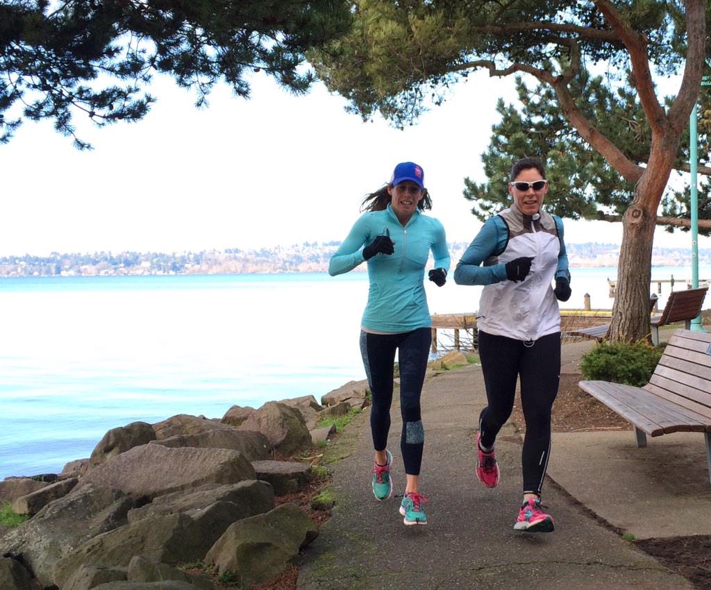 thorsenpho's tweet photo. Morning run along Lake Washington with these two ladies. @ZiemerErica http://t.co/z1UX2O1jFG