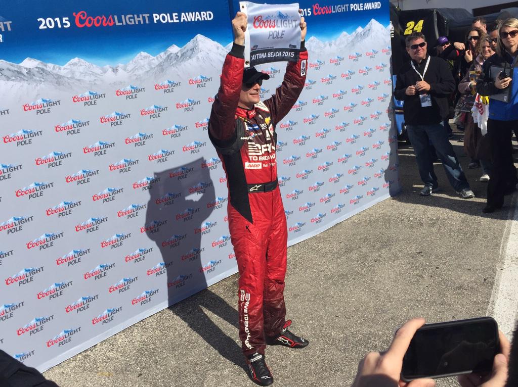 JeffGordonWeb's tweet photo. Celebrations for your 2015 #Daytona500 pole winner continue @DISupdates w/ @Drive2EndHunger @TeamChevy team. #Team24 http://t.co/ReYvQsMOvD
