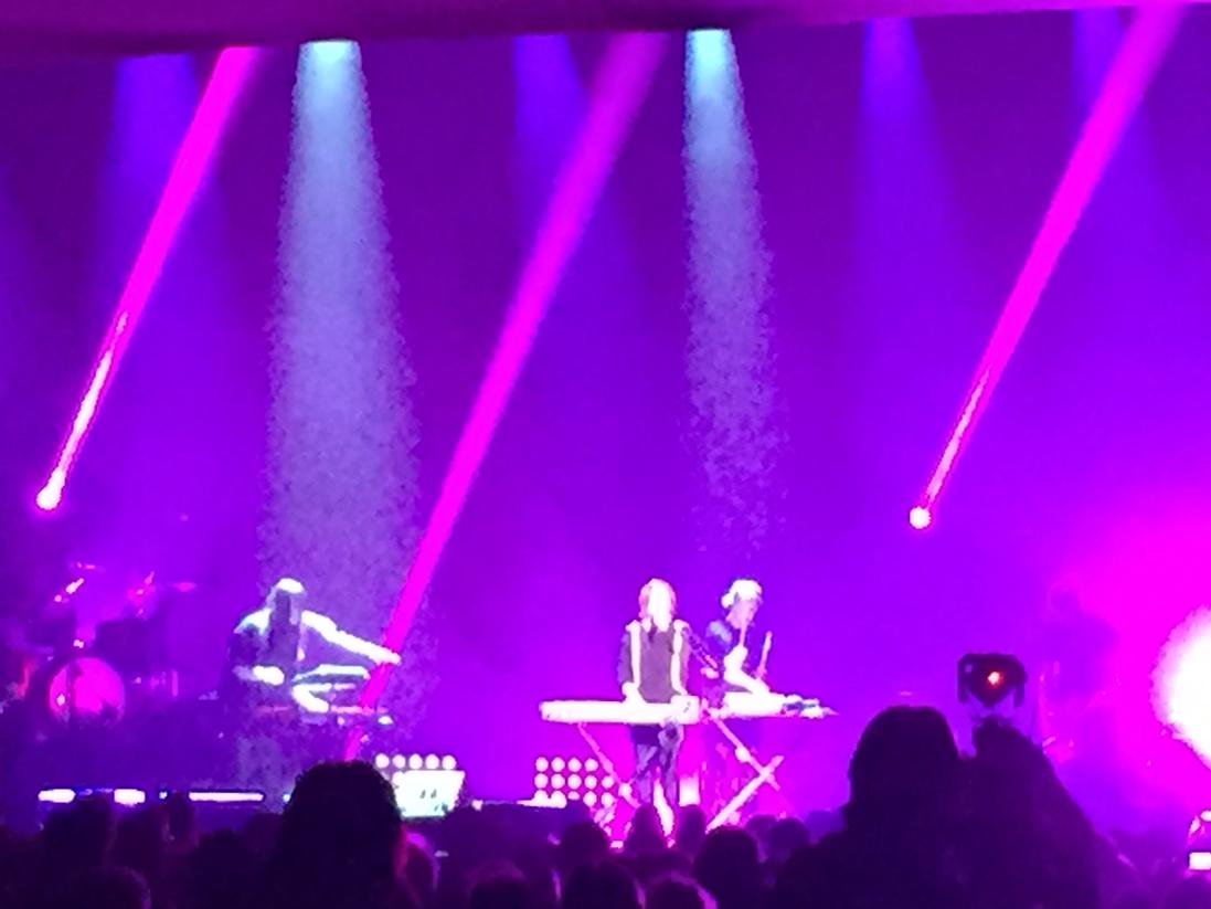 Valouzik's tweet image. Ariane Moffatt: toujours excellente! #CoeurRC