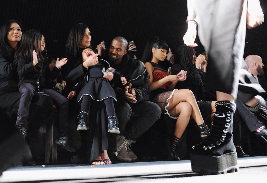 Its_North_West's tweet photo. Nicki texting Bey like "girl the same thing happening next to me right now" http://t.co/OKormzCFIg