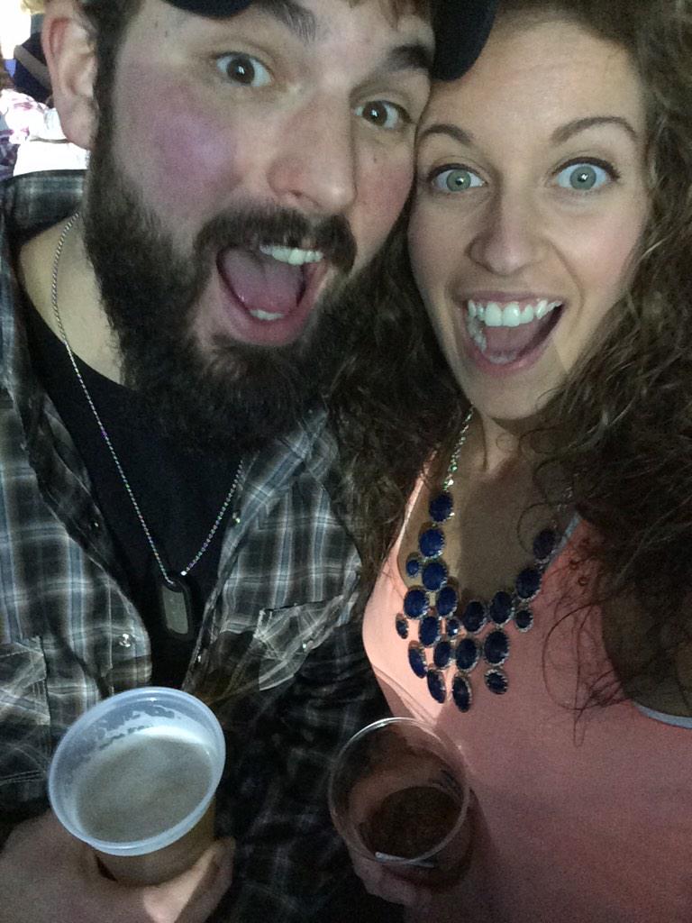 ohbabyrich's tweet image. Late post, Twitter. #FGL #AnythingGoesTour #DancingFools 🙋🍺🎶🎸🙌💋