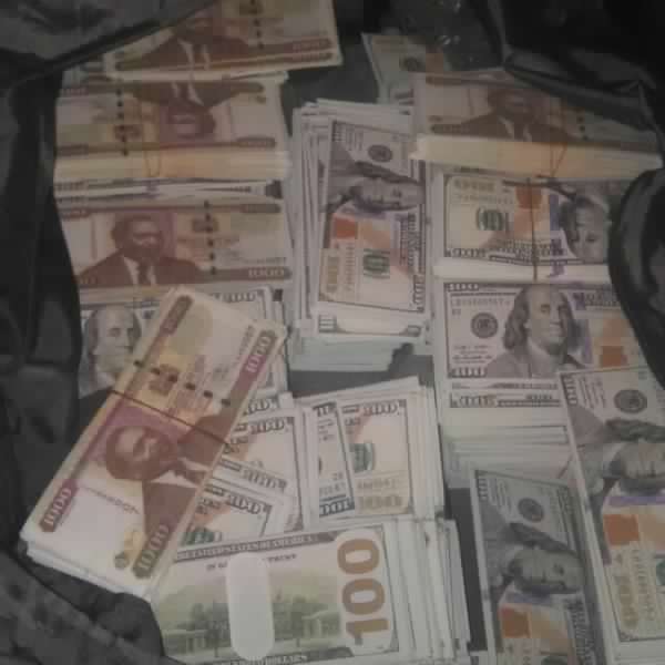 makasy17's tweet photo. Dyu want to carry you money in a wallet looking like money???
Call this number,,,,0715728293.. Around thika town. http://t.co/mTr7tMybLw