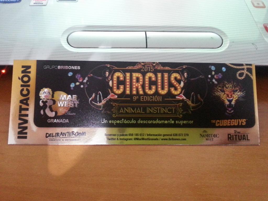 JoseMaria_VR's tweet photo. Mañana nos vamos al circo 😁😁 #MAEWEST #CIRCUS2015 🍹🍸😜 http://t.co/ZrqwRjY4gV