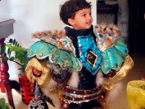 JoseRBrea's tweet photo. Mi Diablito Cojuelo!!! #DiegoJosé #Mi1erDisfraz @Las_fieras #Vejigaaa http://t.co/6rkFGsiutl
