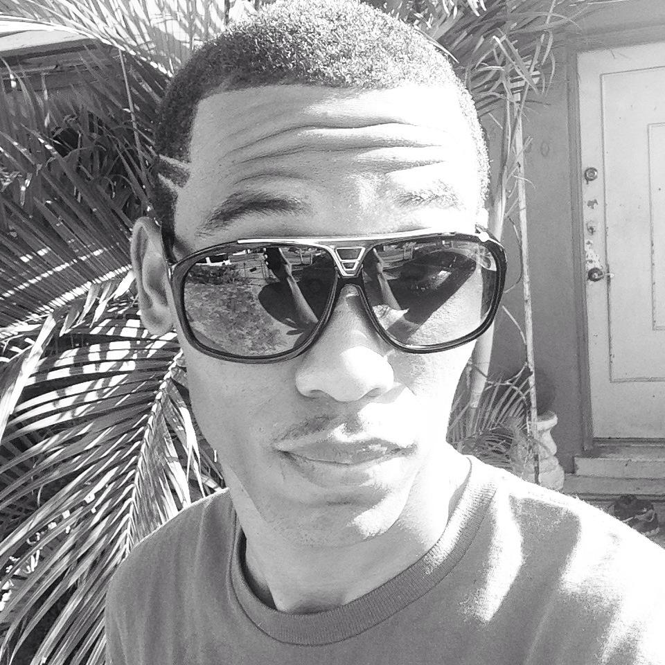 jdizzlebreezy's tweet photo. Enjoying this day!!! ☺️☺️☺️ http://t.co/x0nMFtxMNg