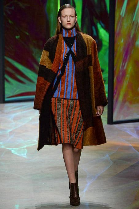 EXCLUSEVE's tweet photo. “@styledotcom: Just in: Complete runway photos from @ThakoonNY Fall '15 are here: http://t.co/ECEHycFSFn #NYFW http://t.co/y3nCfRDAiD” This!