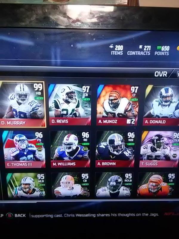 FootballFunday's tweet image. You want giveaways? We've got giveaways! RT &amp;amp; follow me &amp;amp; @Untamed_MUT to enter. Hourly giveaways today! #Madden #MUT